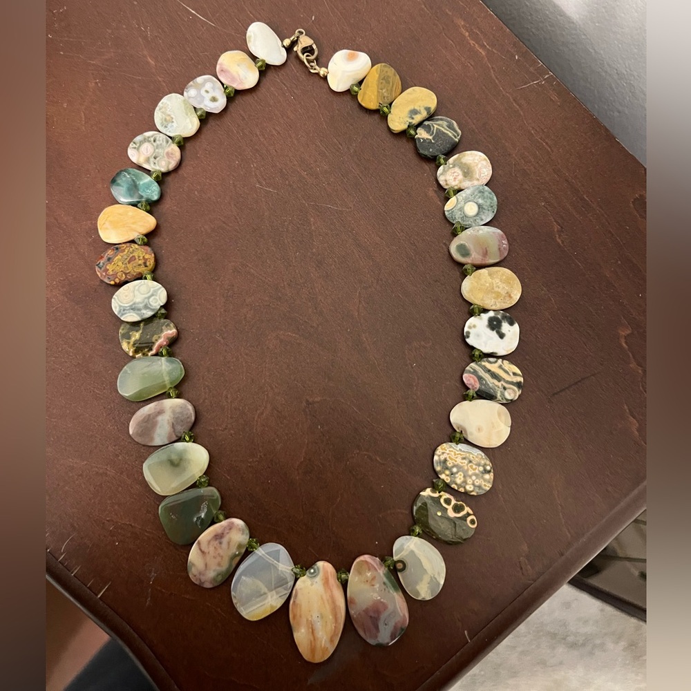 Multicolored Stone Pendant Necklace